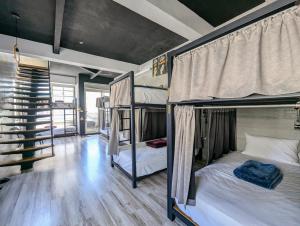 40Inn Backpackers Warehouse