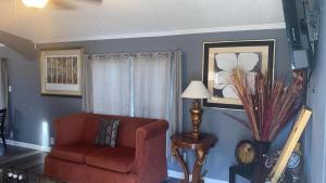 Cozy 3BR cabin with AC and Wi-Fi Fully Fenced