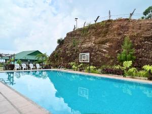 Ocean and Mountain Breeze Camp Resort