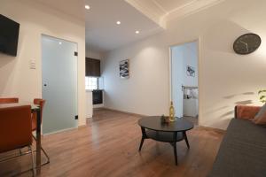 Syntagma square, 50sqm nikis luxurious apartment