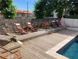 Appartements Appartement avec grand balcon, piscine et parking : Appartement 1 Chambre