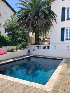 Appartements Appartement avec grand balcon, piscine et parking : photos des chambres