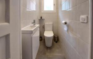 Maisons de vacances Lovely Home In Lorgues With Wifi : photos des chambres