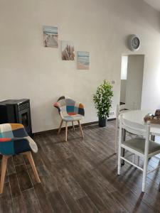 Gîte La Petite Renaudière - proche parc du Puy du F