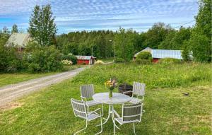 2 Bedroom Stunning Home In Nås
