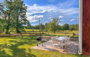 Beautiful Home In Ydre With Wifi