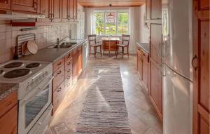 Beautiful Home In Ydre With Wifi