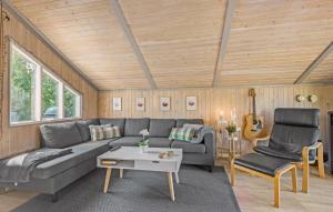 2 Bedroom Cozy Home In Hemmet