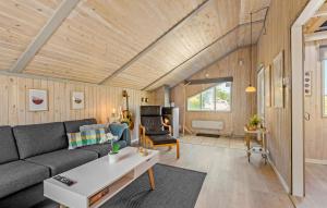 2 Bedroom Cozy Home In Hemmet