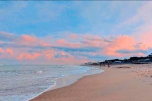 Kairav 1 BR suite Twin River View ZN162