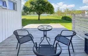 Stunning Home In Södertälje - Экерё