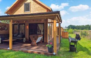 Gorgeous Home In Nowe Warpno With Sauna