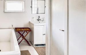 2 Bedroom Gorgeous Home In Hallaryd