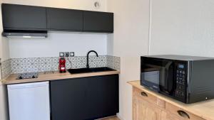 La Vigie: Sérénité en Bord de Mer