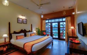 TreeHouse Rajbagh