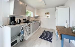 2 Bedroom Stunning Home In Ljungby