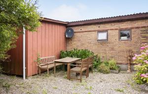 2 Bedroom Awesome Home In Humble