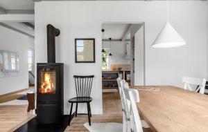 3 Bedroom Amazing Home In Stege