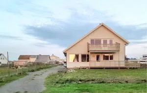 3 Bedroom Gorgeous Apartment In Borhaug - 法尔松