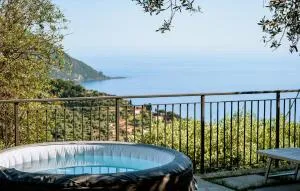 Awesome Apartment In Recco With Jacuzzi - Recco