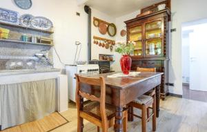 Stunning Apartment In Mezzanego