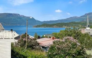 2 Bedroom Stunning Apartment In Narvik - 比耶克维克
