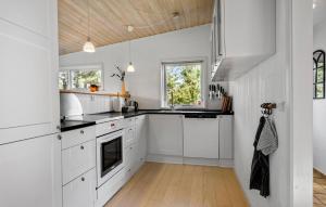 Stunning Home In Middelfart With Wifi