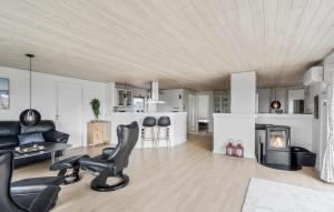 Stunning Home In Hvide Sande With Sauna