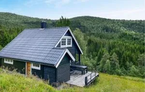 Lovely Home In Nordfjordeid - 努尔菲尤尔埃德