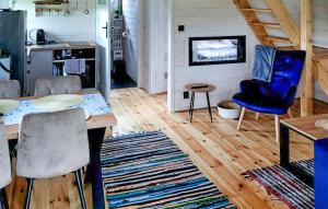 3 Bedroom Gorgeous Home In Wojcieszyce