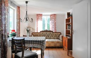 Cozy Home In Kristinehamn With Wifi