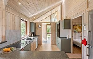 3 Bedroom Beautiful Home In Løgstør