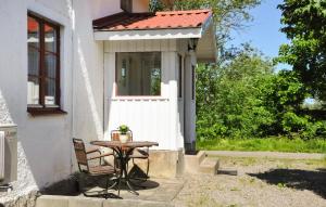 2 Bedroom Awesome Home In Kristinehamn