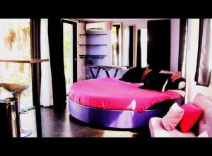 Studio Terre-Sainte, Lit Rond et Spa - Terre Sainte