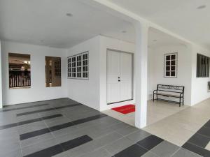 Jk Home Borneo 96 18Pax 6BedR 6BathR 3Carparks