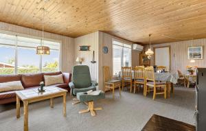 3 Bedroom Lovely Home In Bogense