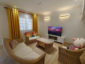 Jk Home Borneo 97 18Pax 6BedR 5BathR - Maong Bazaar