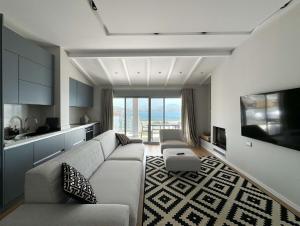 Elite Sea View Jacuzzi Penthouses