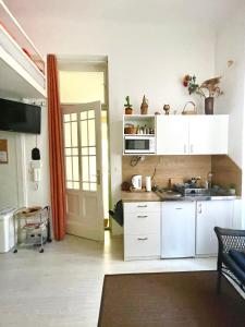 Junior Orange Apartment next to Danube