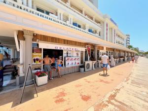 Appartment on the Beach with Sea view