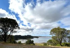 Nestled on Tower Hill's edge, with stunning views! - Koroit