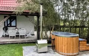 Beautiful Home In Szarejki With Wifi - Kowale Oleckie