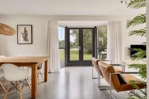 Vakantiehuis aan het water -incl laadpaal- - Weurt