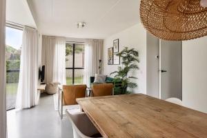 Vakantiehuis aan het water -incl laadpaal-