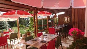 Maisons d'hotes Le sapin rouge - Restaurant - bar - chambres d'hotes : photos des chambres