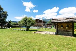 Chalets Le Paccaly, Piscine et Aire de jeux : photos des chambres
