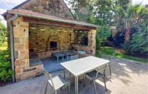 Amazing Home In Ploubezre