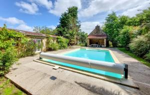 Amazing Home In Ploubezre