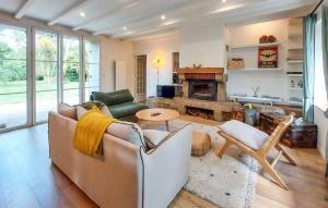 Maisons de vacances Amazing Home In Ploubezre : photos des chambres