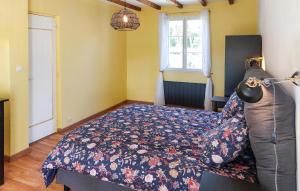 Maisons de vacances Amazing Home In Ploubezre : photos des chambres